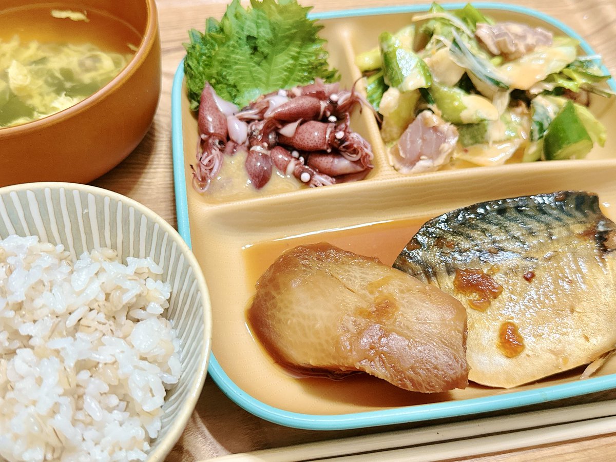 jauzar21's tweet photo. 今日はと言うか今日も空手の練習に行くので晩御飯早めに食べます😆
先週からニーセーシー練習してます〜😆短くて楽😌 https://t.co/VV1srrFyJd