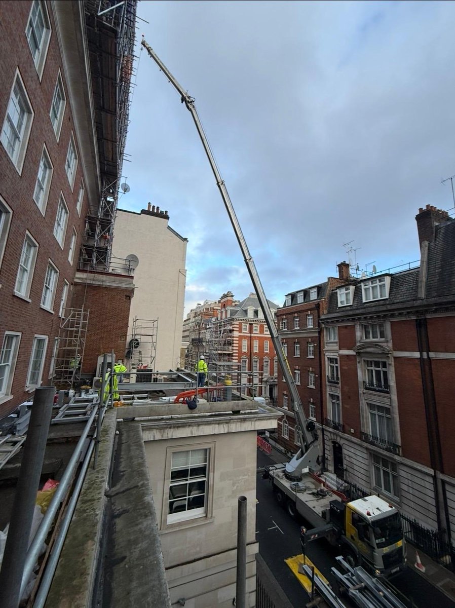 TotalLifting's tweet photo. Our nimble AK46 required a road closure for this project in central London. 

We organised it on this contract lift to make the process a smooth one. A necessity for lifting steelwork for this building refurbishment.

#TotalLiftingServices #BockerAK46 #RoadClosure #SteelLift https://t.co/yytxzNwKFv
