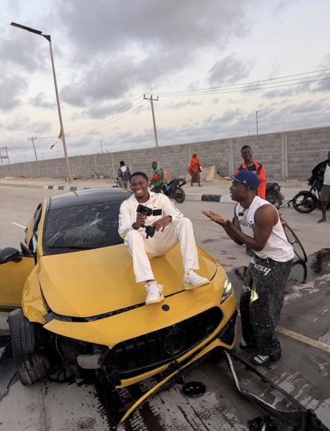 𝕯IA𝕯E𝔐 tweet media