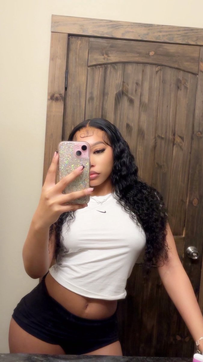ari janea tweet media