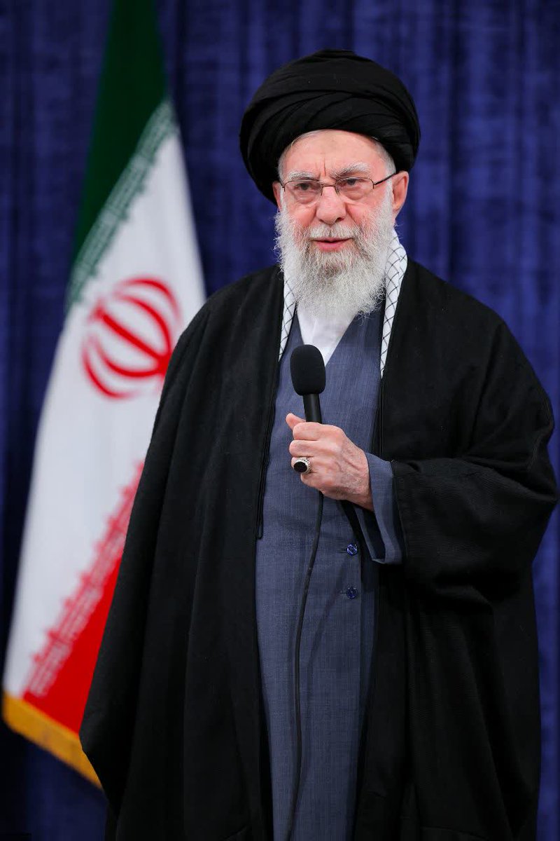 HHarwny's tweet photo. رهبری فرمودند: «در ۲۲ بهمن دشمن را مأیوس کنید.» ما هم آماده‌ایم تا با حضور پرشور خود لبیک گوی دعوت رهبرعزیزمان باشیم...
#روز_اتحاد https://t.co/rvVi7giPT3