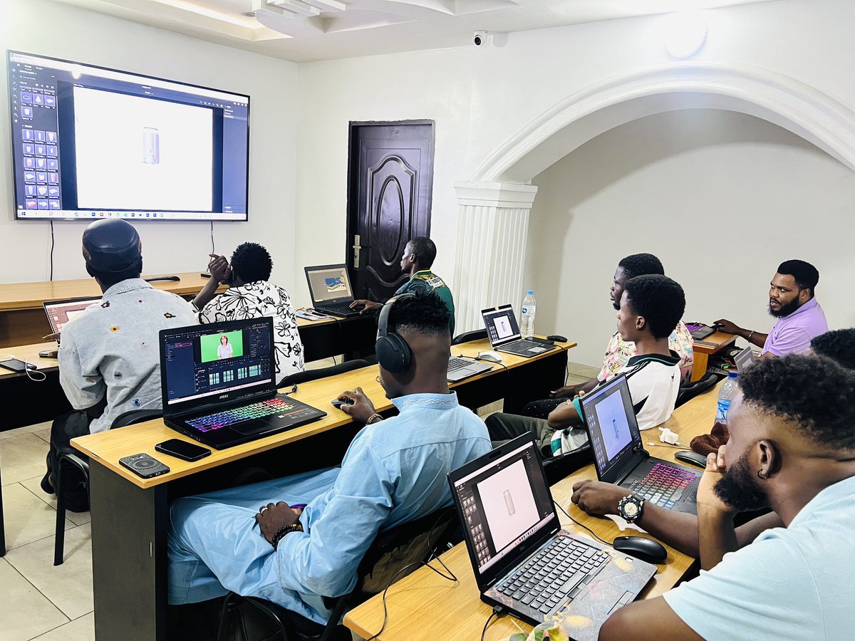 Earlybell tweet media