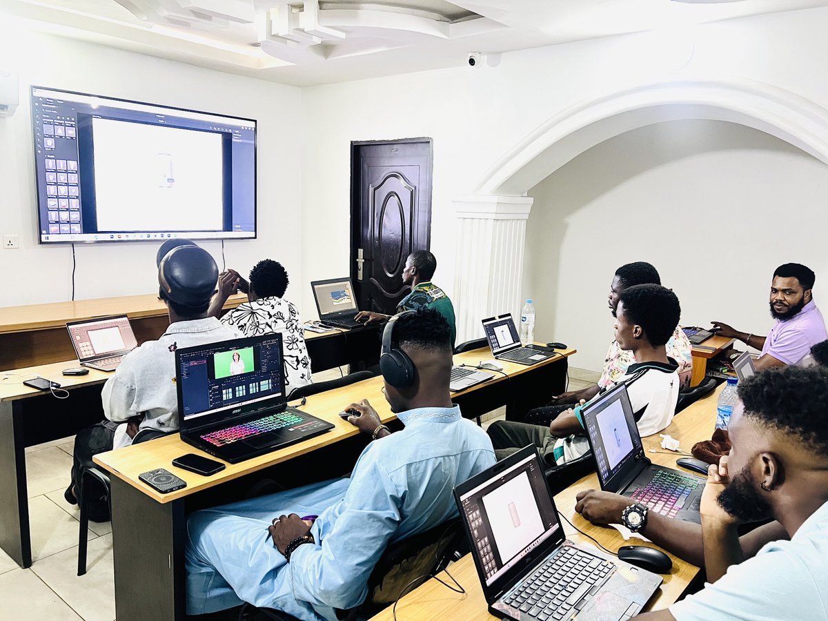 Earlybell tweet media