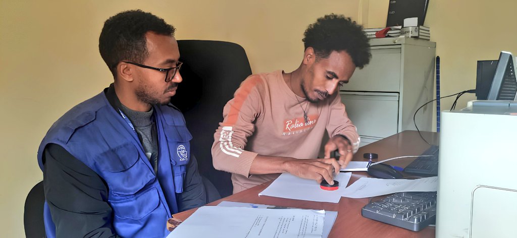 IOMEthiopia's tweet photo. 🎉Exciting milestone!
In 2025, we achieved a record-breaking 1,776 document verifications for 🇩🇪 &amp; 🇨🇭 embassies, even reaching remote areas under tough conditions. A big step in ensuring safe &amp; orderly migration.
#MigrationMatters #DocumentVerification https://t.co/bsSyR8BQJk