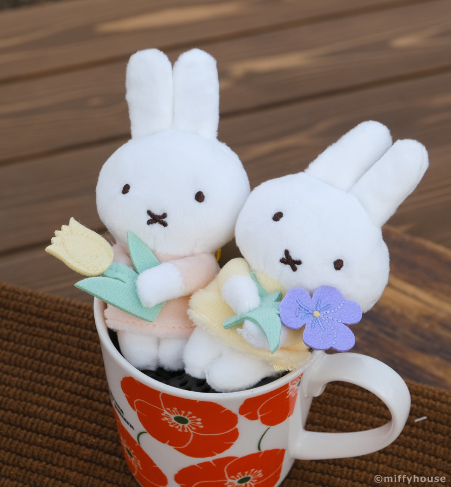 おはなをあげる。

 miffyhouse.co.jp/shopbrand/ct79/