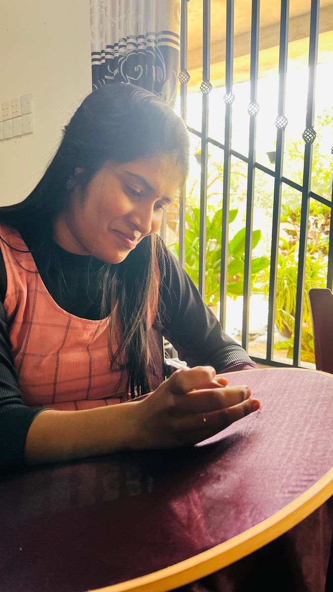 vavuniyafa's tweet photo. At Vavuniya Fashion Academy, Aari work classes are being conducted successfully. Along with Aari work, Beauty Culture and Tailoring classes are also progressing very well. 
#vavuniya #vavuniyatown #aariworkclass #makeupclass #sewingclass https://t.co/r3OBEKx3uR