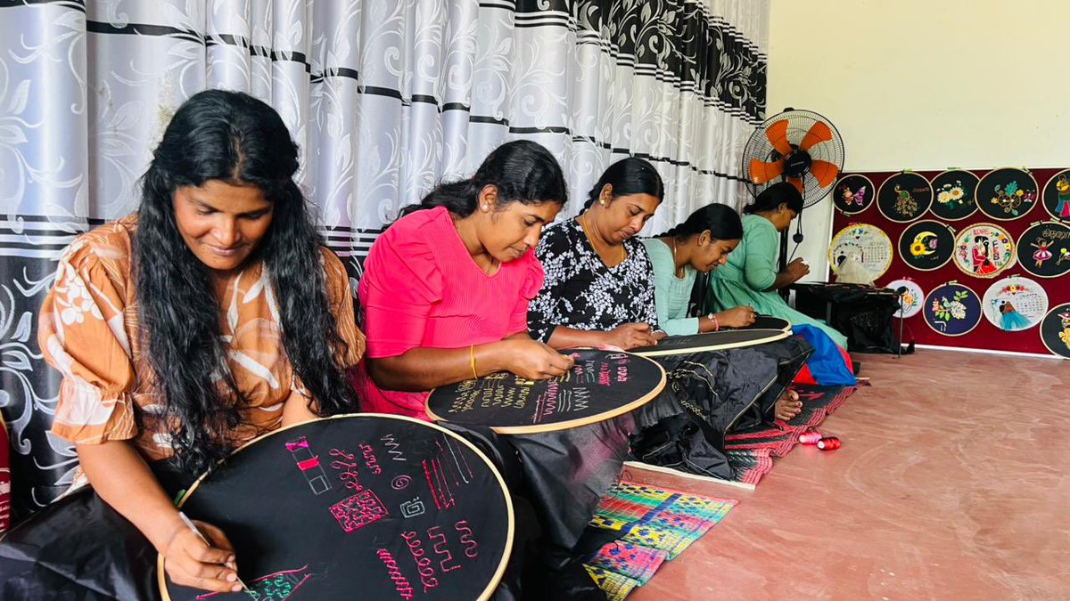vavuniyafa's tweet photo. At Vavuniya Fashion Academy, Aari work classes are being conducted successfully. Along with Aari work, Beauty Culture and Tailoring classes are also progressing very well. 
#vavuniya #vavuniyatown #aariworkclass #makeupclass #sewingclass https://t.co/r3OBEKx3uR