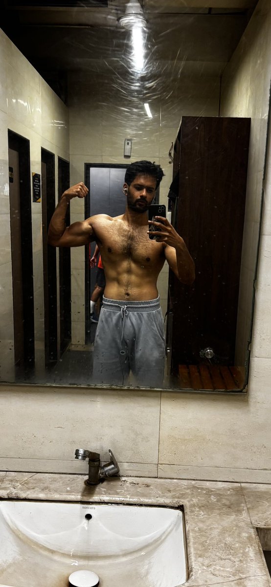 SidheshPathre tweet media