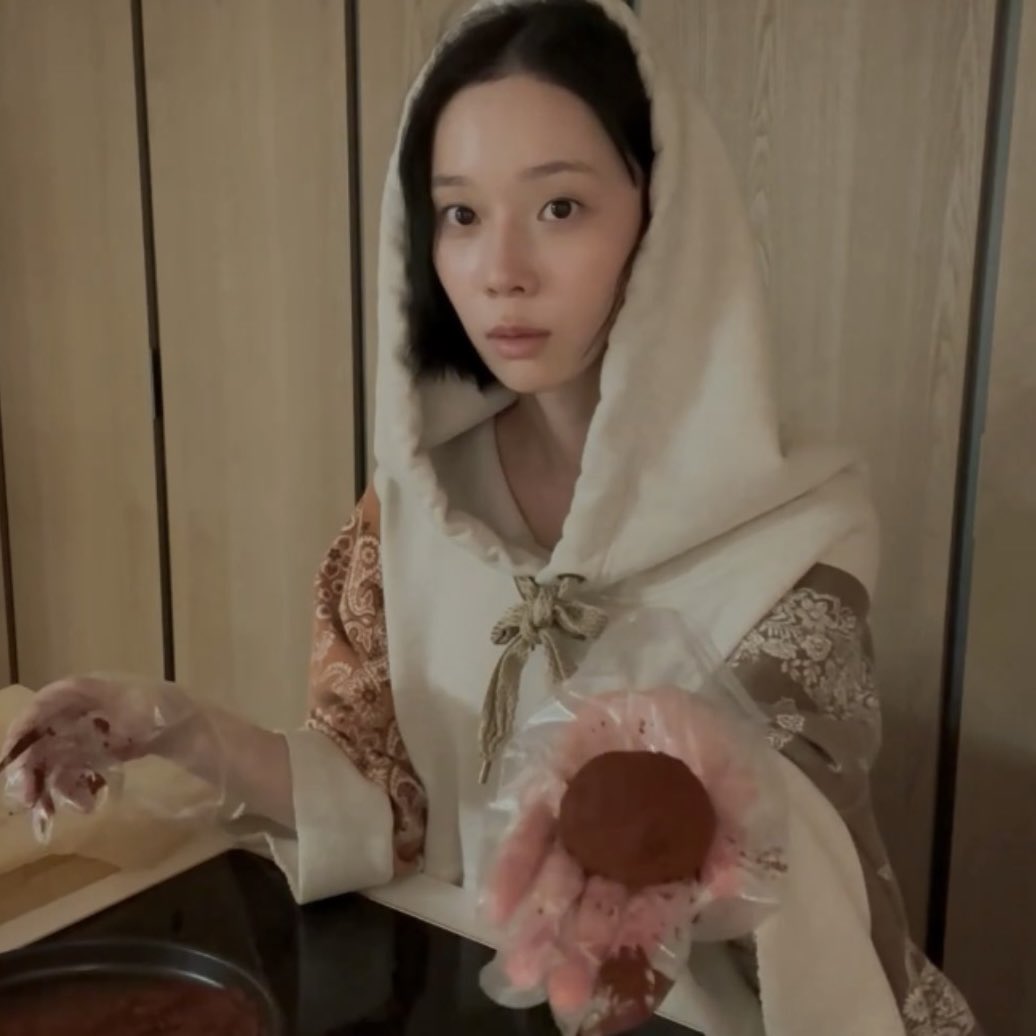 金旼炡牌杜拜巧克力Q餅後記

katarinabluu．在地嚮導 𝟦𝟣𝟣級
⭐️⭐️⭐️⭐️⭐️＋😭😍

「冬遵酷夭壽讚
　老實說昨天看直播的時候滿擔心的
　結果這是什麼事情 這麼棒的日子
　好讚欸
　很好吃很清爽
　不是普通的嘟遵酷
　竟然是冬遵酷」

餐點：超過100分｜老闆：超過100分