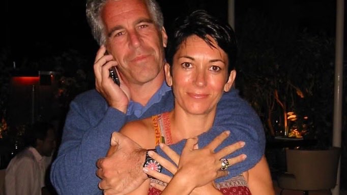🚨 🇺🇸 ALERTE INFO : Des dossiers confirment que Donald Trump a tiré la sonnette d’alarme sur les activités sordides de Jeffrey Epstein lors d’un appel téléphonique à la police en 2006.

« TRUMP a été l’une des toutes premières personnes à appeler »

Trump a déclaré que Ghislaine
