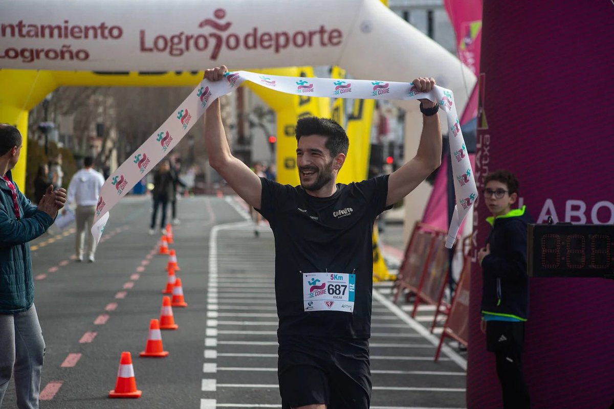 🔥 En Logroño se corre… y se corre rápido 🔥

El equipo de Fiz se impuso al de Cacho en una vibrante edición de la prueba “En Logroño se corre”, demostrando su fuerza colectiva en una jornada llena de emoción y ritmo.