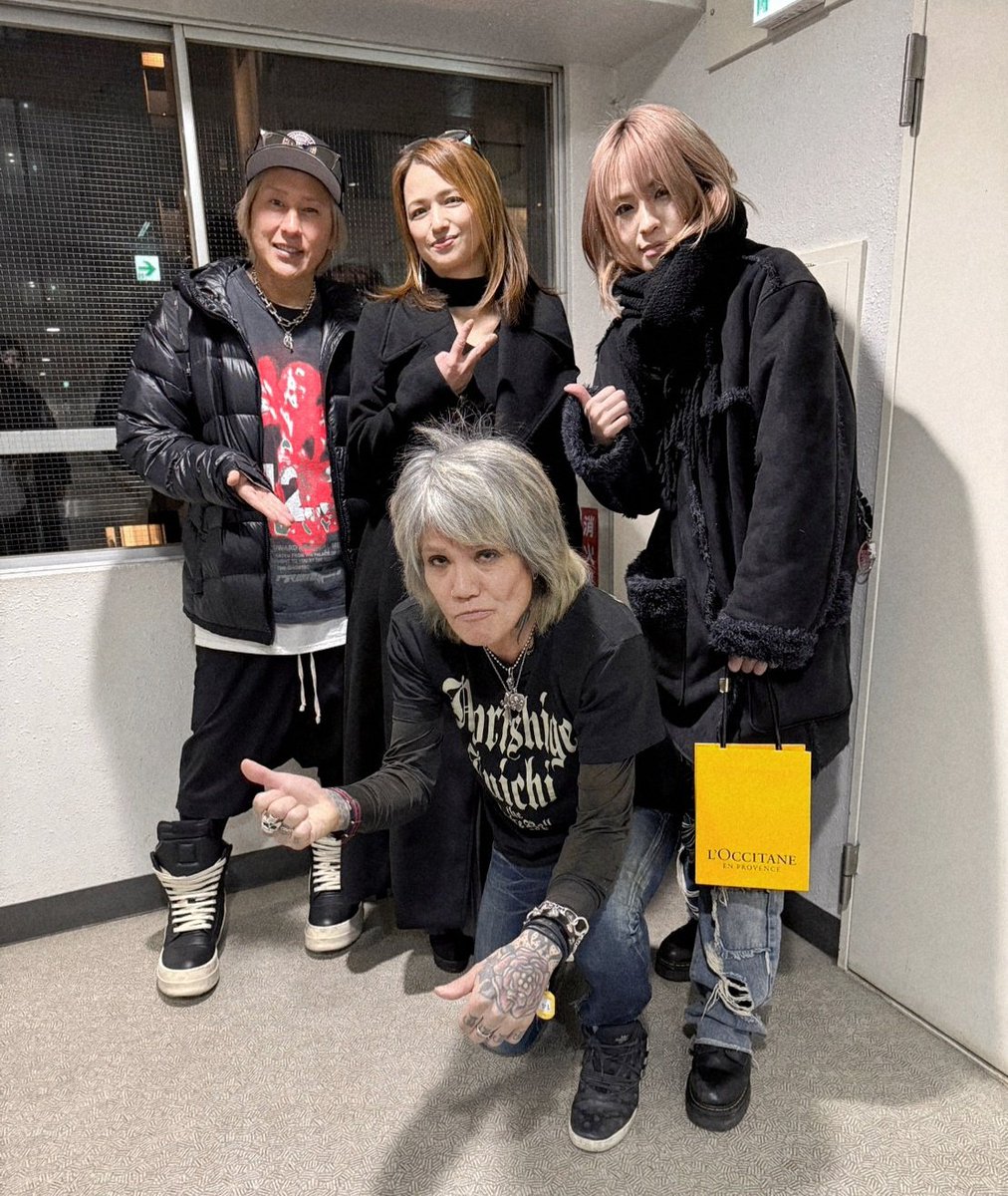 mazda_julia's tweet image. 昨日はZIGGY×ZYYGライブへ。
熱かったー！！！
会場でCHARGEEEEEE...さん発見🤭

ラママ、意外にも初めて行かせていただきましたが、ステージと客席の距離が過去イチ近い！！
3/3絶対熱いLIVEになるので、
皆さん是非お集まりを😊😊
l-tike.com/order/?gLcode=…

#松田樹利亜
#ZIGGY
#ZYYG
#DOLLPARTS
#AZ
