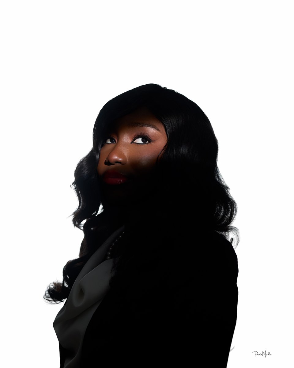 parutomedia's tweet photo. Portraits for Dr Gabriella 

Day 2/30 https://t.co/jAjjqYmvD0