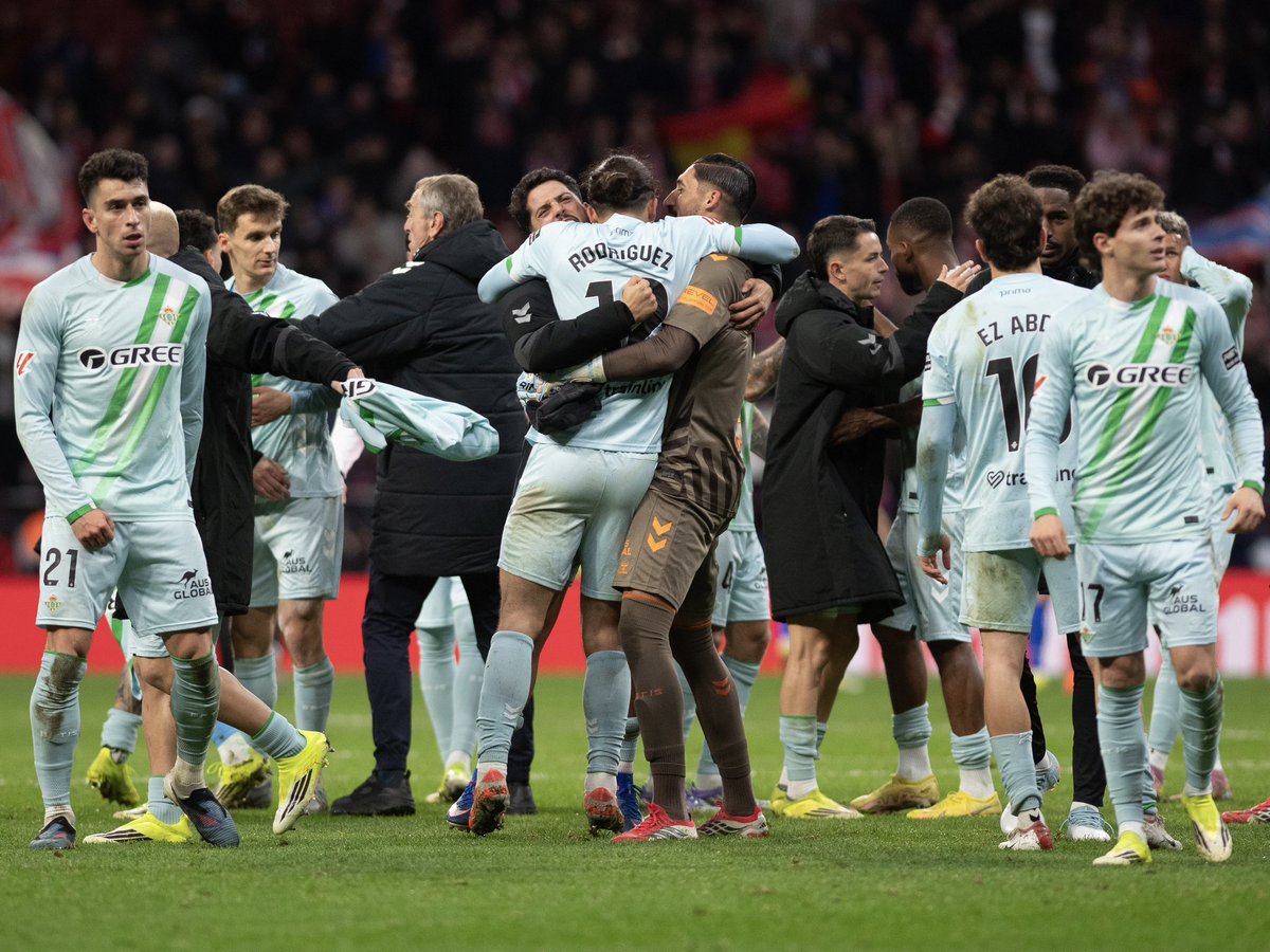 ¡Buenos días, bétic@s! 👋 Se viene un martes más de tertulia en #OnceInicial de #RealBetisRadio 🗣💚

🎙 Hoy con <a href="/manu_colchon/">Manu Colchón</a>, <a href="/JulioMartin97/">Julio Martín</a>, <a href="/JaviCarbonero8/">JaviCarbonero</a> y <a href="/JesusJara11/">Jesús Borrero Jara</a> 

También, en DIRECTO, en #RealBetisTV (10:05h) ▶ realbetisbalompie.es/rtvbetis/direc…