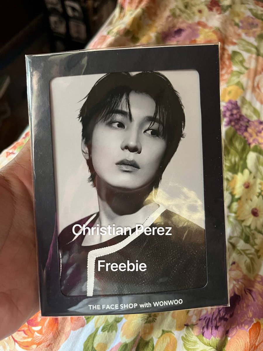 PapaPolits's tweet photo. Wala pa palang price. HAHAHA! 650 po ito but slightly nego! Comes with this freebie na rin https://t.co/MnC9h8qpqQ