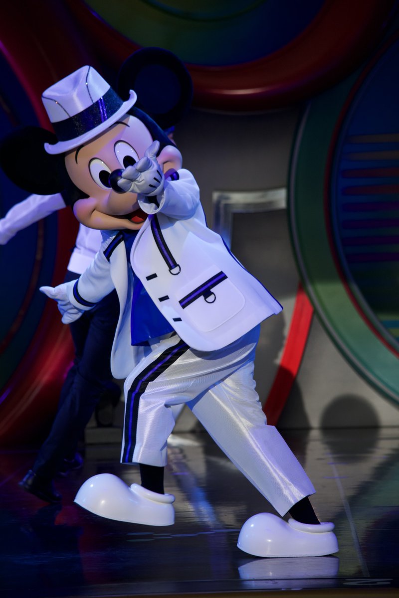 Disney_32R's tweet photo. 撮って出しのクラビミッキーたち🐭 https://t.co/0ZlvZ1ocBZ