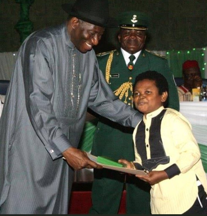 memeative's tweet image. You sef don try.

Which award can you give yourself?

Me:
Best in posting without getting engagement 😂