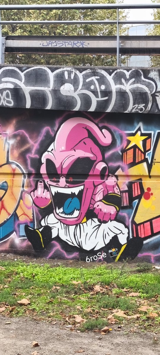 Tuesday #graffiti ya all #StreetArt by Eroz.( Nissa06)