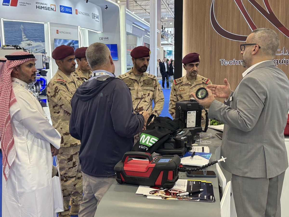 overtech_sa's tweet photo. زيارات مميزة في اليوم الثالث، نعتز فيها بلقاء نخبة من القيادات والمهتمين، ونتطلع لتعزيز الشراكات وبناء تعاون يخدم مستقبل قطاع الدفاع والأمن. 👮🏻‍♂️🇸🇦
#معرض_الدفاع_العالمي_2026 #WDS2026 https://t.co/Ug1vSYvB2s