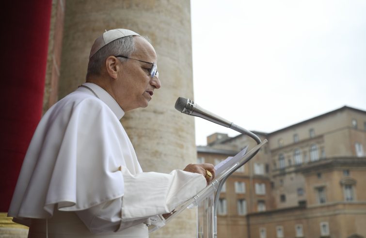 Leone XIV: “il sacerdote non vive per mettersi in mostra” -  ancoraonline.it/2026/02/10/leo…