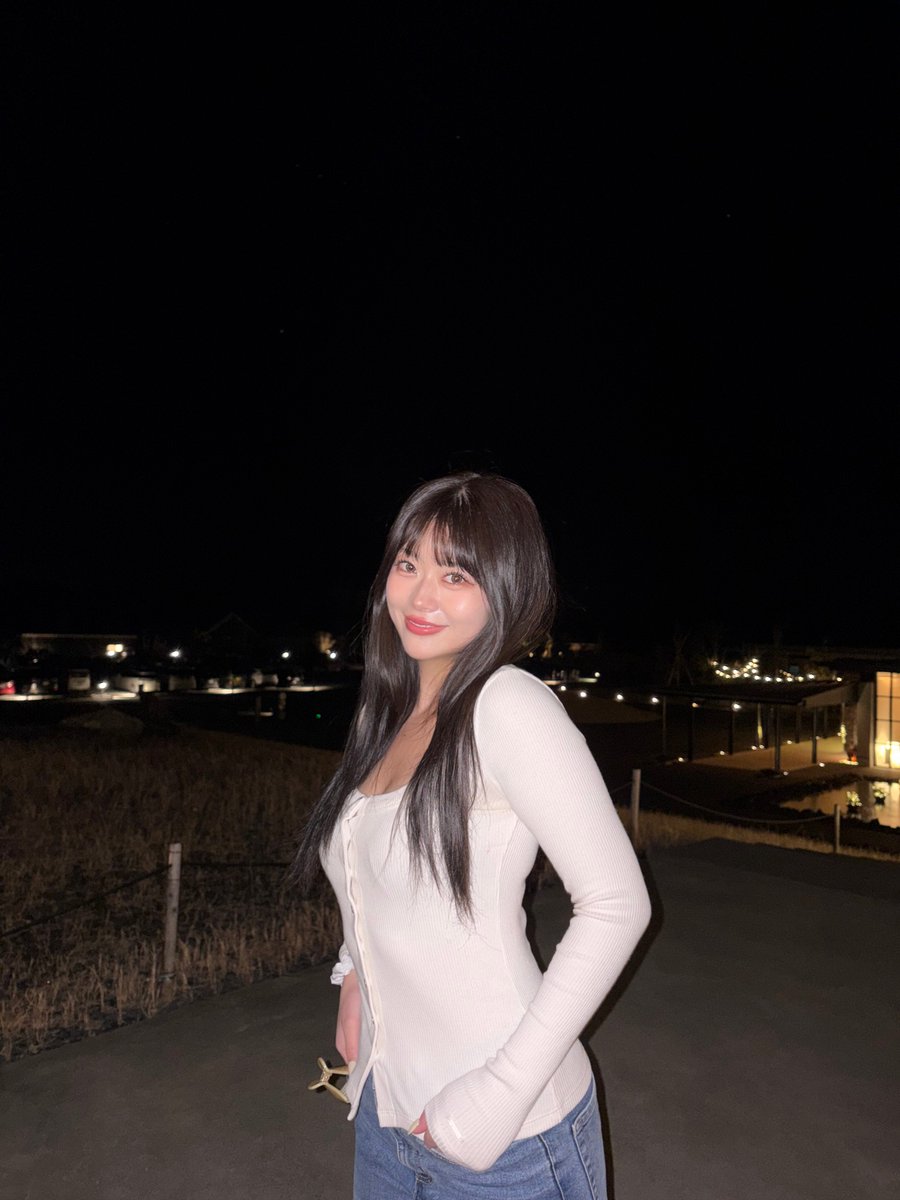 やしろなな tweet media