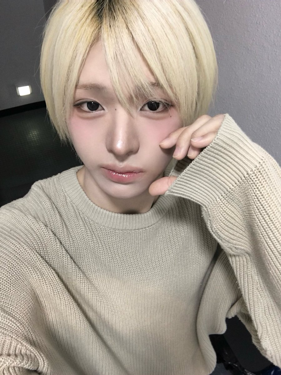 fromkpopbot's tweet photo. 아이덴티티 ��청명 https://t.co/qgGVC8LuFs
