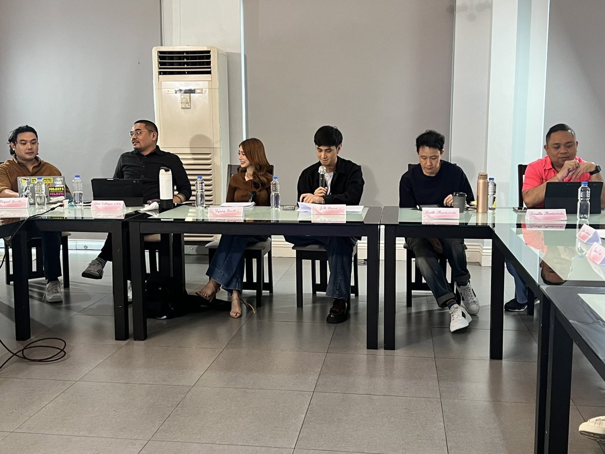 mjfelipe's tweet image. LOOK: JM Ibarra and Fyang Smith led the script reading session with director Dan Villegas for their upcoming movie 'Almost Us'. 

The movie is scheduled for cinema release this May and the team will start filming this Saturday, February 14. 

📸 Joseph Lena, ABS-CBN News