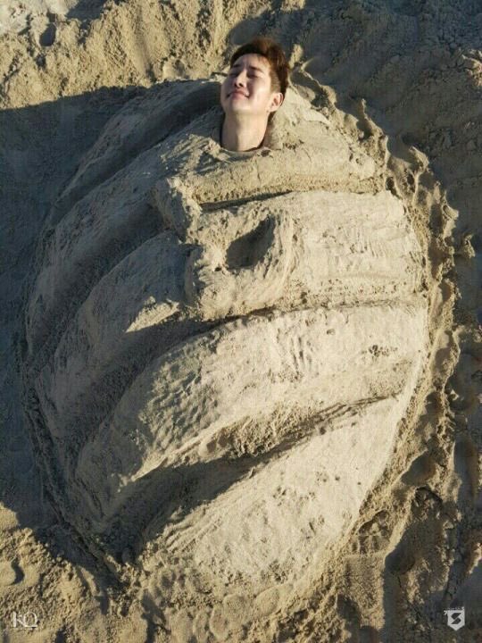 나 아직도 여기에 묻혀살아