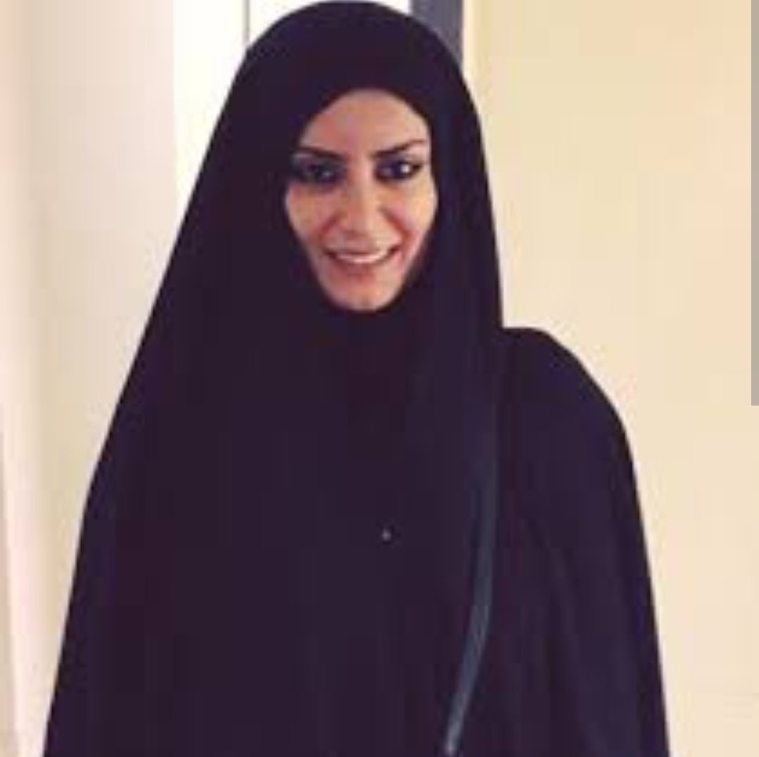 بعد مسرحية غدي فرنسيس في بلدة زوجها الجنوبية حيث قالت أنها ذهبت لتعريف ابنها الذي في رحمها على الأرض التي سيستشهد فيها، سافرت فرنسيس الى كندا حيث تمضي أسابيع حملها الأخيرة من أجل أن تلد طفلها هناك وتعطيه الجنسية الكندية.
#منافقون