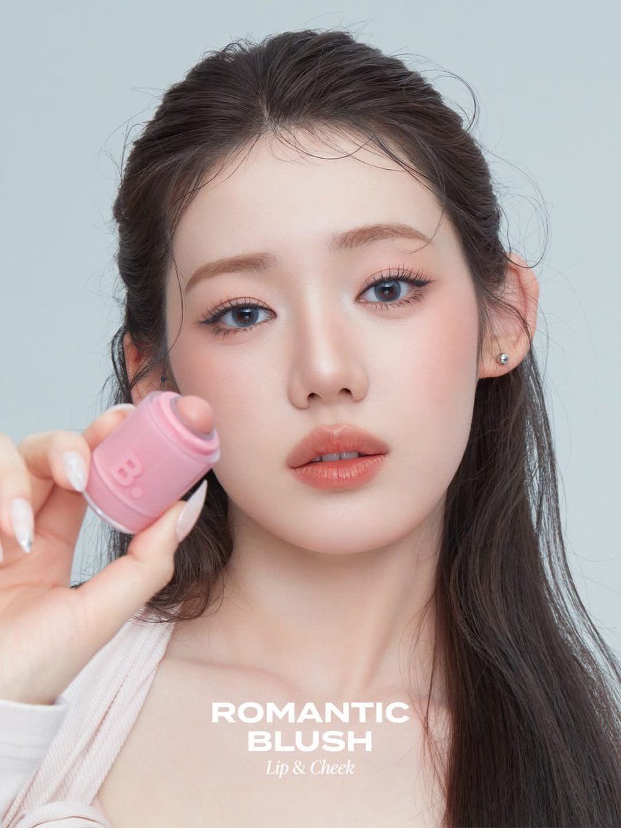 fallinluvualway's tweet image. banila co ดึงความสวยของโรร่าออกมาได้หมดไม่กั๊กอะไรเลย เมคอัพโคตรจึ้งนี่แหละๆๆๆถูกต้องมาก ชีสวยมากกกกก 🫨🫨