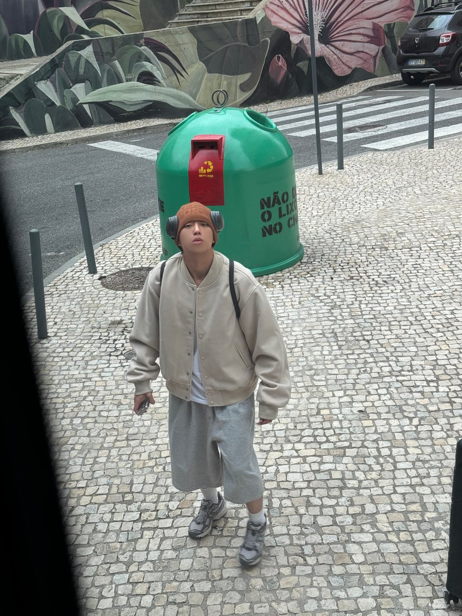 🐿D1의 오늘 운세🍀
"오늘 당신이 웃으면 BB가 행복해짐"

- 행복지수 : 156%
- 행운의 아이템 : 케이크 옆에서 찍은 사진
- Today's 미션 : 라이브 방송에서 창민아 사랑한다 외치기
- 오늘의 덕담 : 디원아 생일 진짜 축하한다! 🎉
내가 형이니까 앞으로도 계속 깍듯이 모시고
형으로서 아우의
