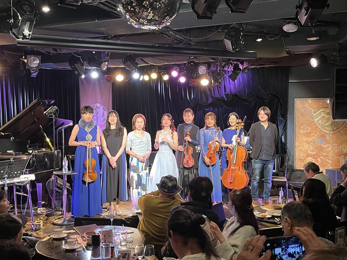 先週の日曜日は、
ソプラノボイスのシンガー、
Michiko Kérry の　
EPリリース記念イベントがありました。
という事で明日リリース日となります。
トレーラー版でちょっと味見してください！
youtu.be/swkDIwWBmuA?si…