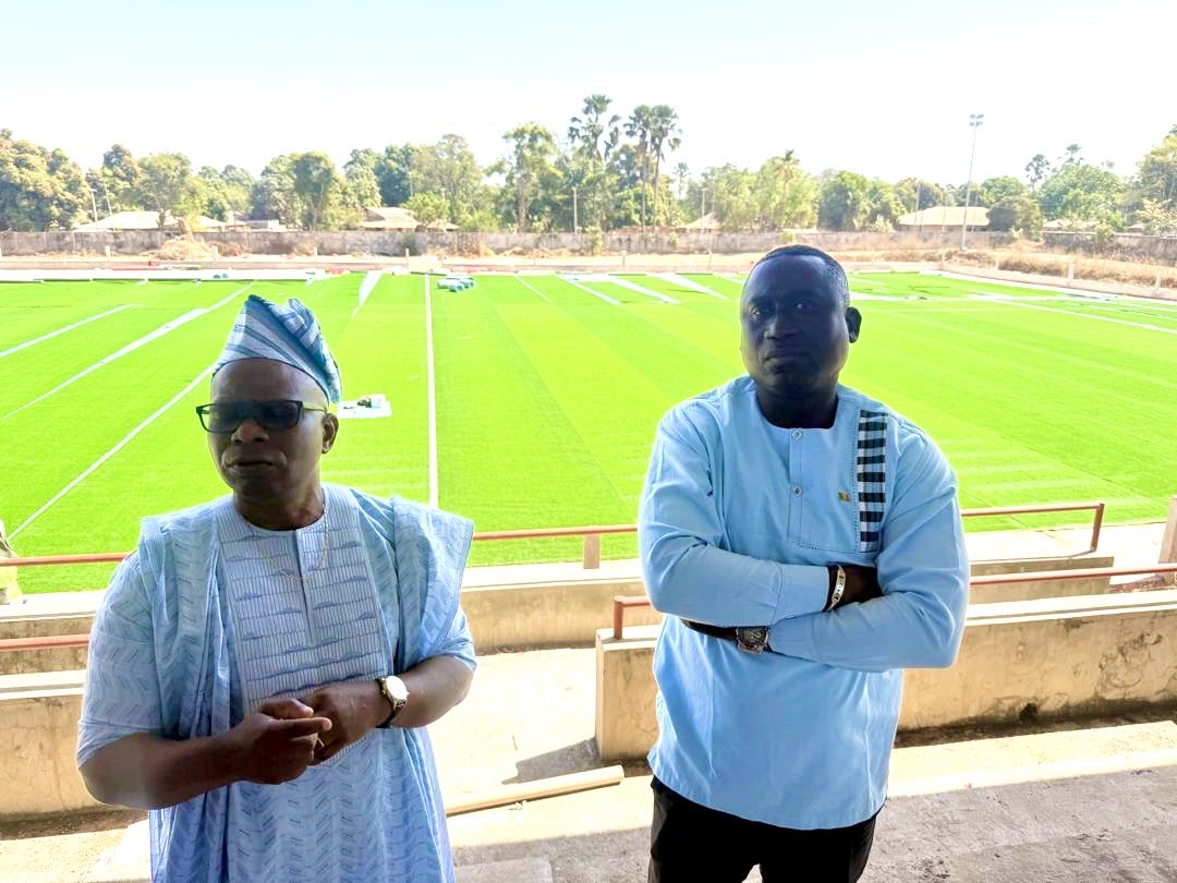 agetipsenegal's tweet photo. Le lundi 9 février 2026, une équipe technique de l’AGETIP, composée de M. Edgard D. Gnimassou, Directeur Technique et de M. Diallo, Chef de l’antenne Sud, s’est rendue à Bignona, aux côtés du maire, M. Bacary Diatta, à l’occasion d’une visite du stade municipal.

Cette mission a permis à la délégation de constater l’état d’avancement très satisfaisant des travaux, lesquels sont en phase finale, en vue d’une mise en service prochaine de l’infrastructure.
#Bignona 
#Stade_municipal
#Agetip
#Senegal