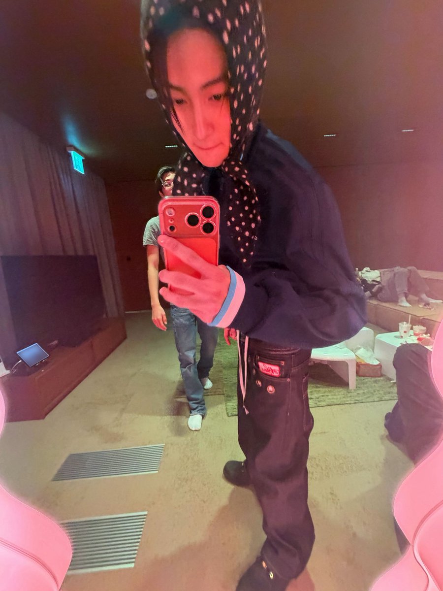 eomartz's tweet image. iya iyaaa cantik IYAAAA CANTIK 😂😂 demen bgt ya km dipuji cantik hmz