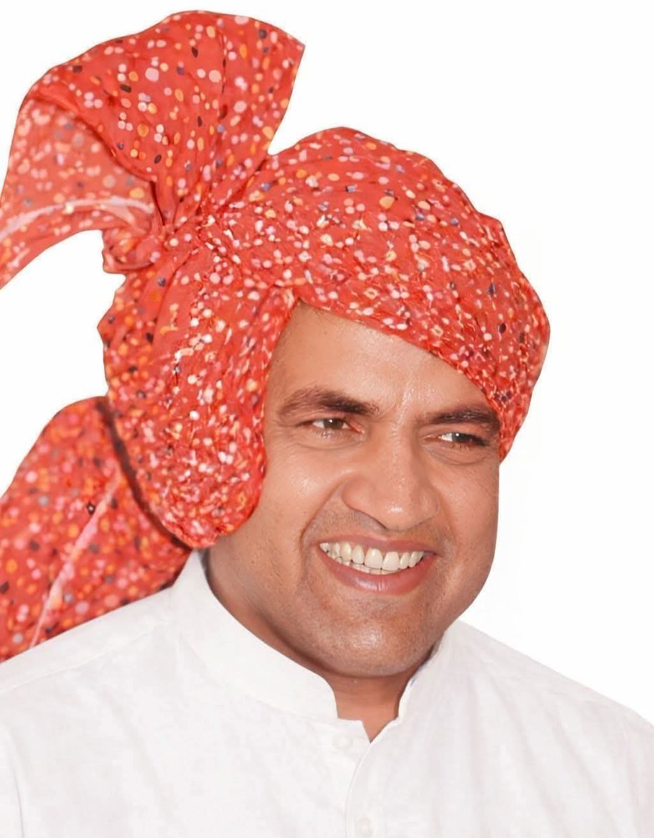 पूर्व केंद्रीय मंत्री,किसान नेता स्वर्गीय श्री राजेश पायलट जी की जयंती पर कोटि कोटि वन्दन।
किसानों के उत्थान के लिए आप द्वारा दिये गये योगदान को हमेशा याद किया जायेगा।
#अरुणशर्मादिवराला
#प्रदेशमहासचिवNSUIराजस्थान 
<a href="/INCRajasthan/">Rajasthan PCC</a> <a href="/SachinPilot/">Sachin Pilot</a> <a href="/VinodJakharIN/">VINOD JAKHAR</a>