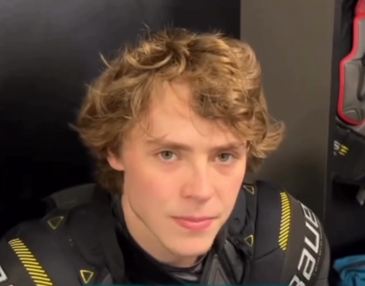 makarbrini's tweet photo. no man should ever look this pretty https://t.co/dYhVS18az9