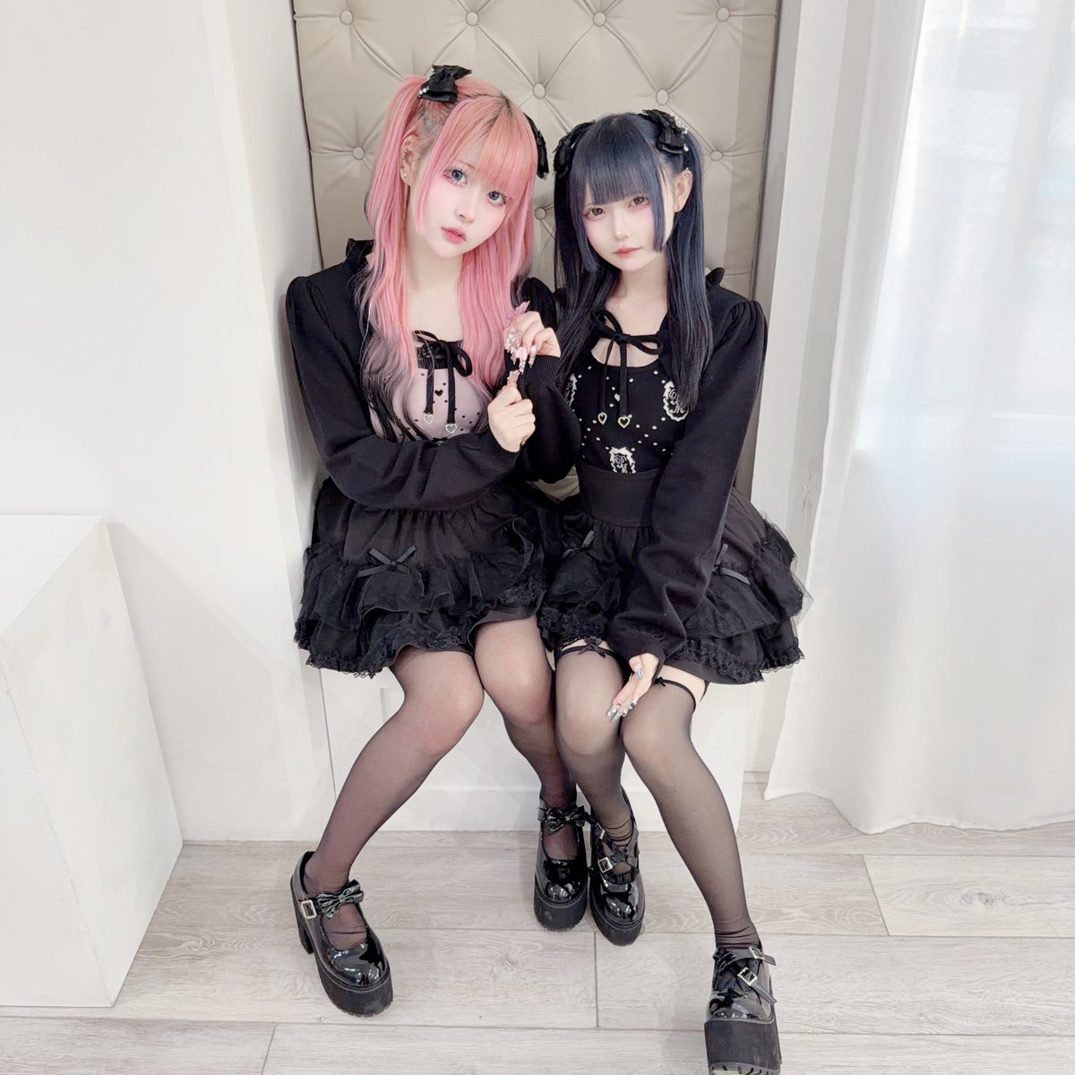 双子したくなるニットはこれ🎀🖤／ . 首下界隈さん・ホビ垢さんに