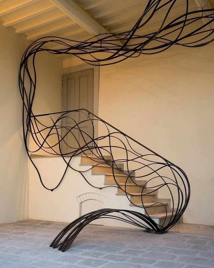 Imagein8's tweet photo. This Staircase By @pabloreinosoofficial [IG] v/ 📸 Arteide 
#StaircaseDesign #ArchitectureLovers #Interior https://t.co/5G3gl4vsML