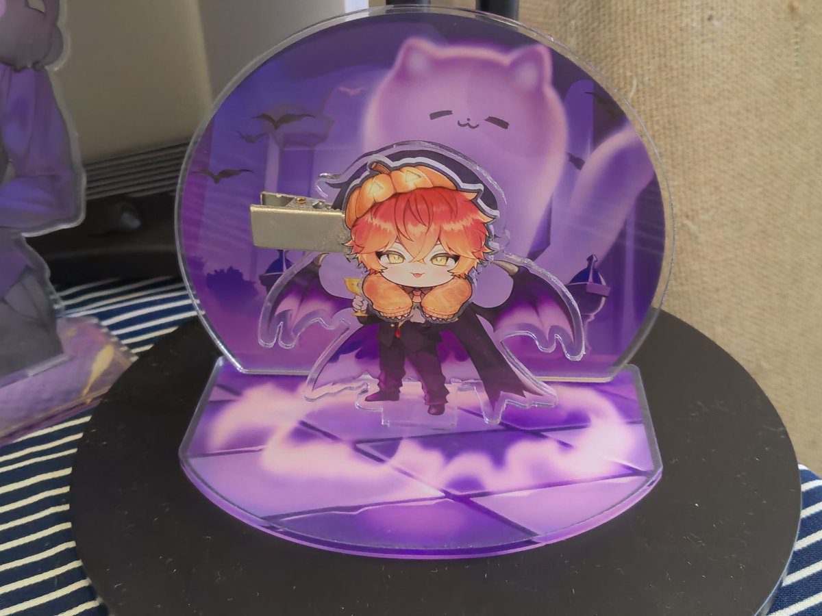 พี่โคตรน่ารัก 555555
<a href="/Grey_Vitale/">Grey Murasaki Vitale | KLAVIER ⚜️🐈‍⬛</a> 
#RNitem