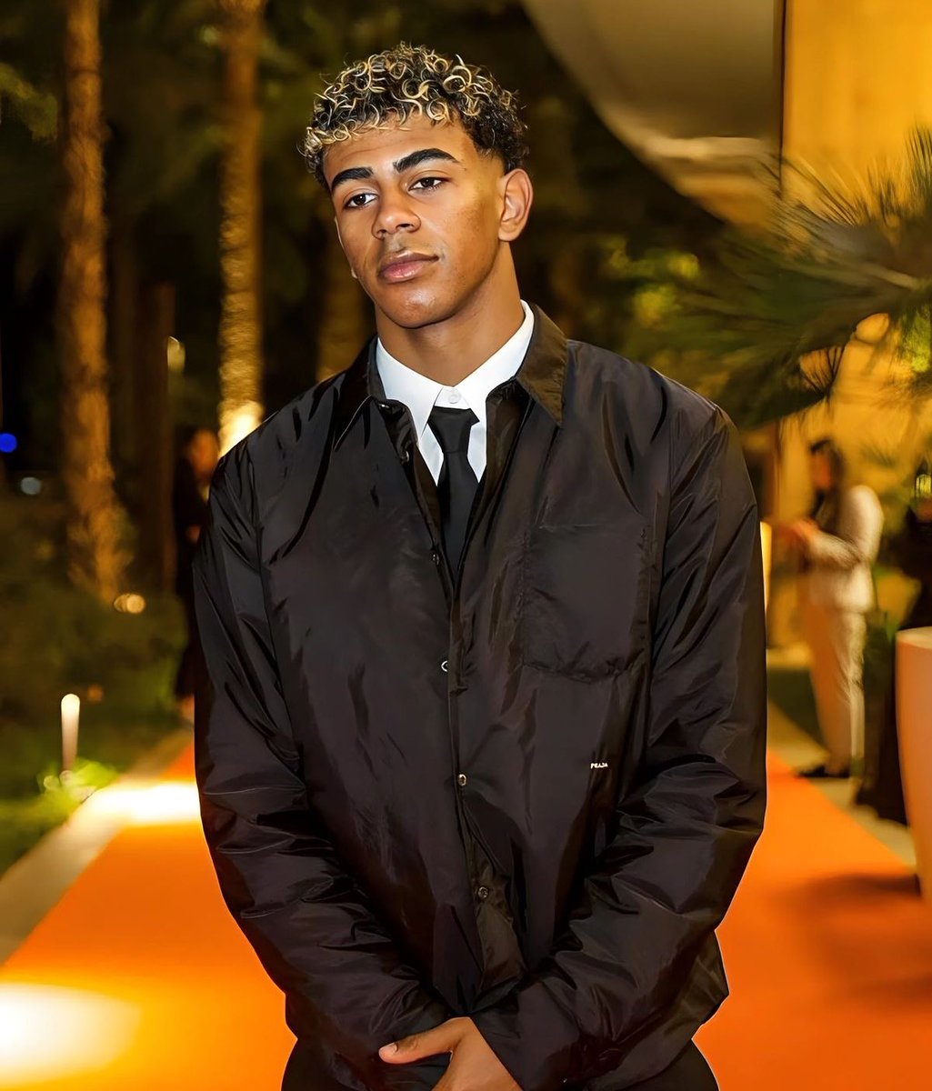 AnabellaMarvy's tweet image. I think I now understand why Lamine Yamal is staying off social media.

He saw how obsessed the media was with him, decided to stop feeding them, and now they’re scrambling and making up lies.

I’m so proud of him, and I’m happy he has good people around him