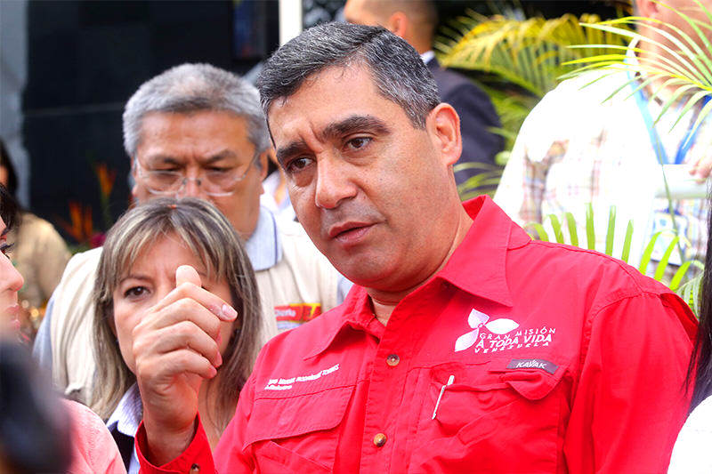 Adais Cásares tweet media
