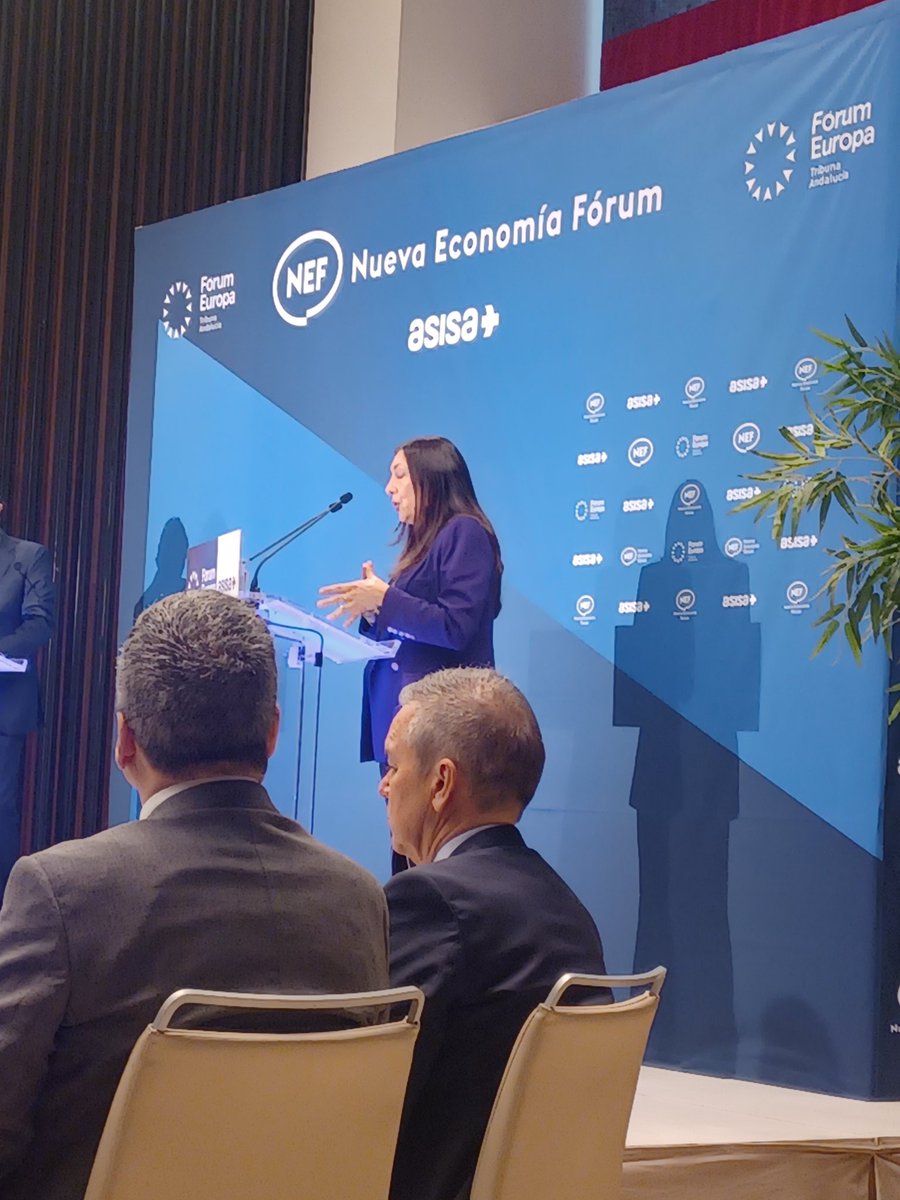 Hoy estamos en el desayuno informativo con la <a href="/IgualdadAND/">Inclusión Social, Juventud, Familias e Igualdad</a> donde la Consejera <a href="/loleslopez/">Loles López</a> nos habla del trabajo que se desarrolla en esta Consejería.