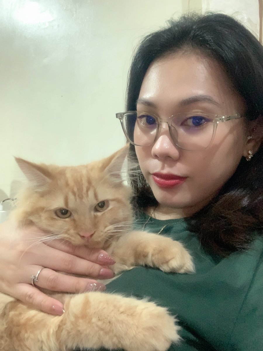 chellechix_'s tweet photo. I miss my babies so much 🥺🧡🖤 My stress relievers! My happiness! Missing your ‘meow’ every morning. https://t.co/nqZtFI4mXe