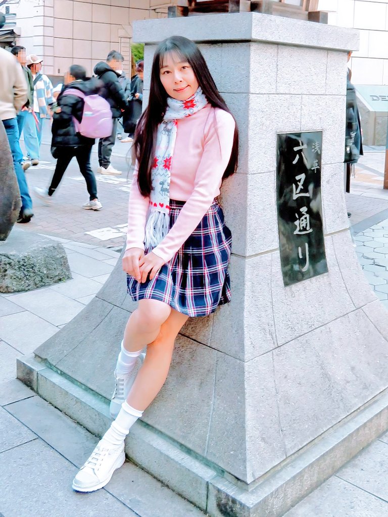 #カメラマンさんと繋がりたい 
#写真好きな人と繋がりたい 
#ふわモデ 
#ポートレートしま専科 
#被写体モデル 
2/1  浅草お散歩撮影記念🍀
カメラマンさんの許可を得まして色み調整させて頂きました🙂‍↕️
いつも記念スナップのような作風がナチュラルで素敵です☺️