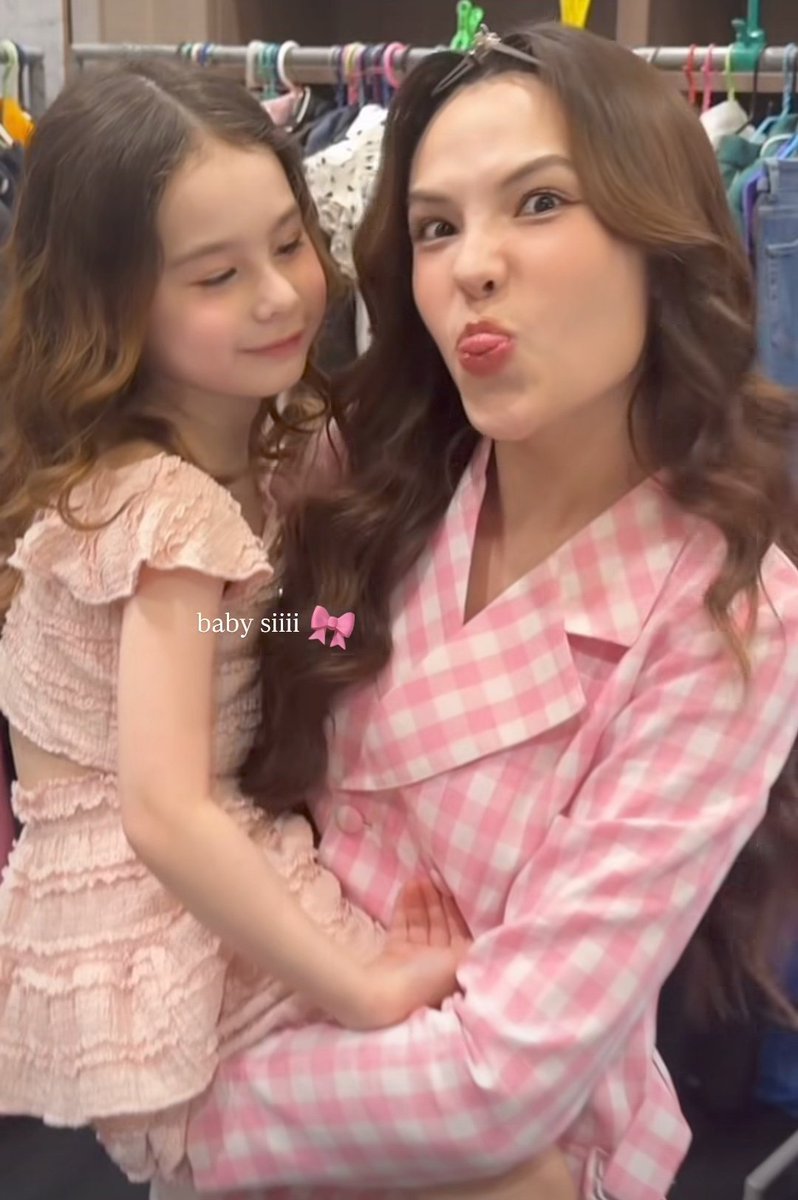 แสบแต่เด็กเลยแหละทรงนี้
🐃🚜🌾🐔🐈✨💦
#ลูกหมีซอนญ่า #LMSY
#คุณแฟนบ้านนอก
#HometownRomance
#HometownRomanceQ5