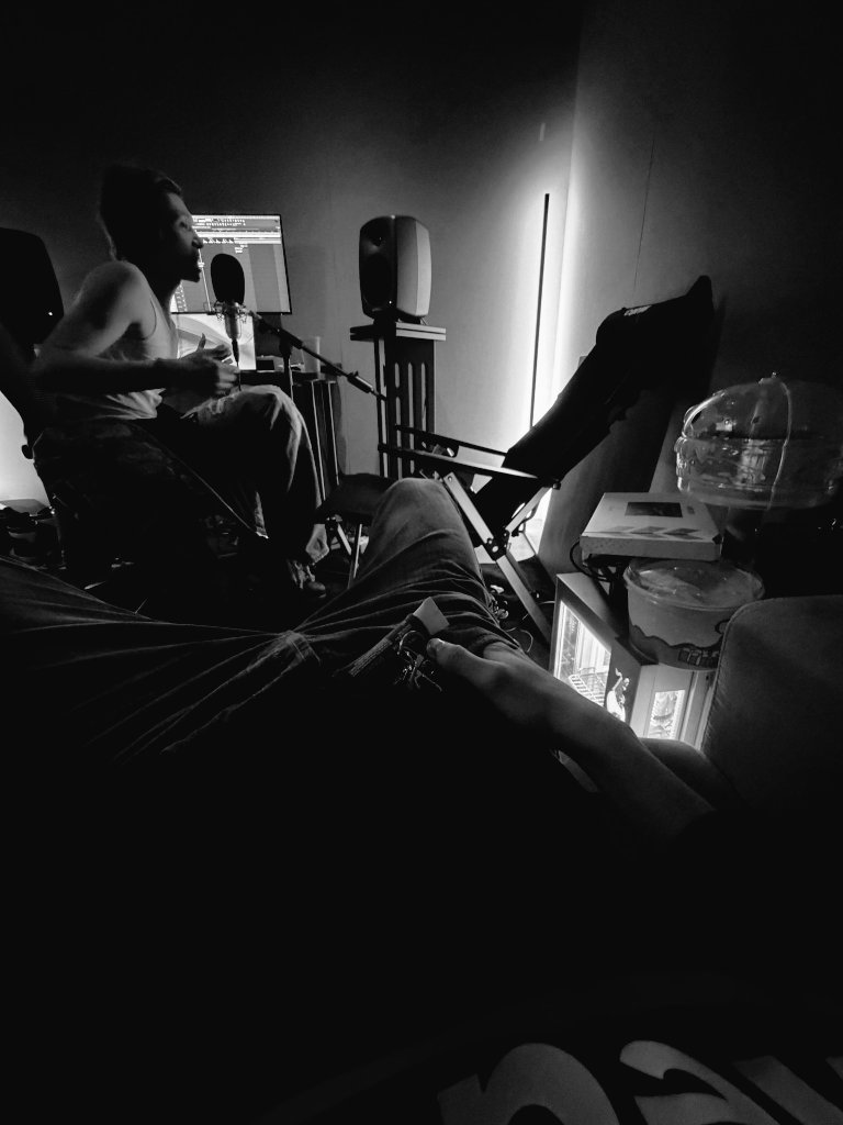 seanrolex's tweet photo. holy shit damn dude ngabs sebat skuy vespa kaos deus ava dark layout gelap bnw he/him banget mdni harshword selective hi good morning listening to don toliver, metro boomin, brent faiyaz seratus rep confess secreto pap main gitar blur malam balapan gas bunda dulu baru kamu https://t.co/JJHpA6TYfm