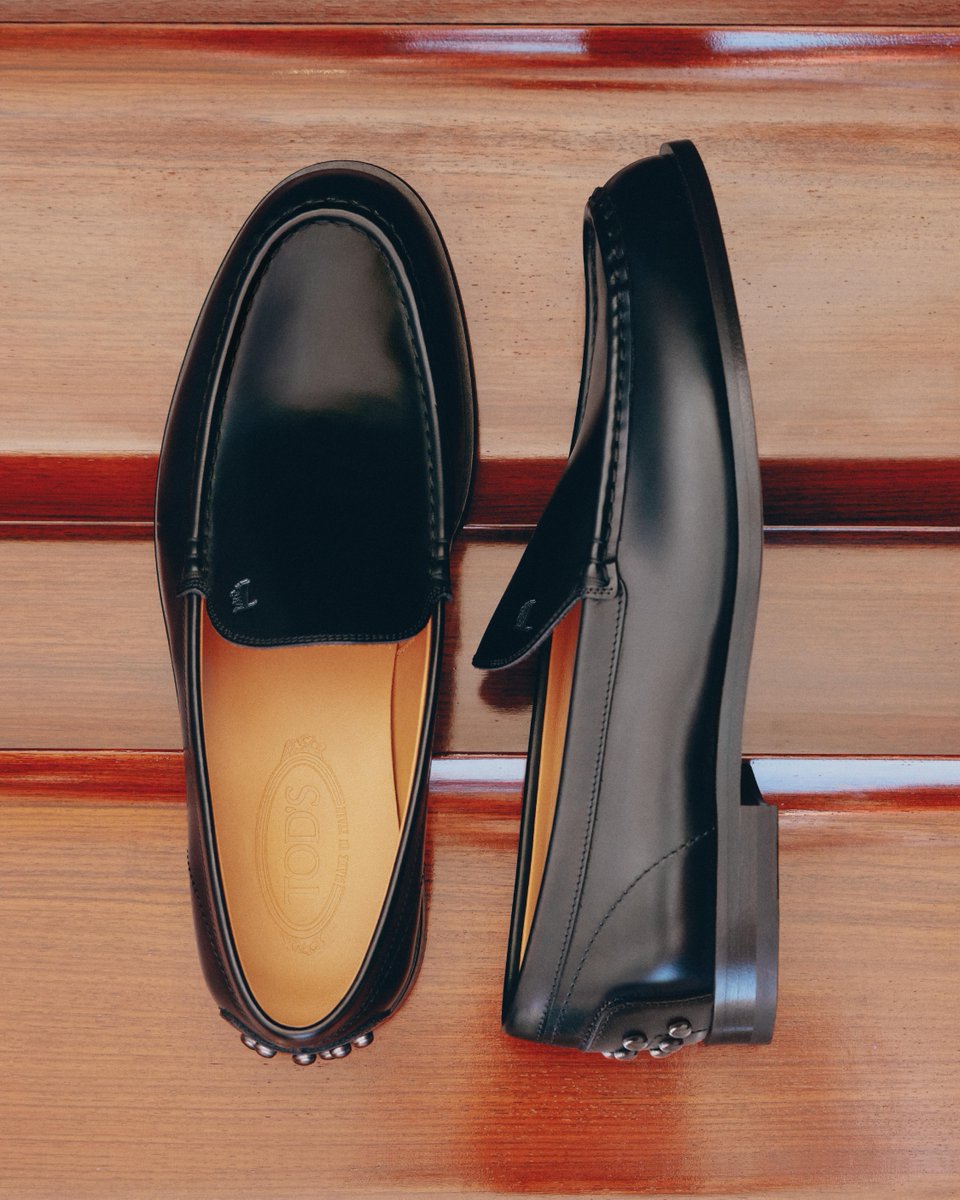 Stylish and poised, Global Brand Ambassador Xiao Zhan embodies Tod’s contemporary refinement in the Spring-Summer 2026 ad campaign, featuring Men's seasonal must-haves. 
Discover more: rebrand.ly/z2mugg0
Tod’s Creative Director: Matteo Tamburini
Photographer: Trunk Xu