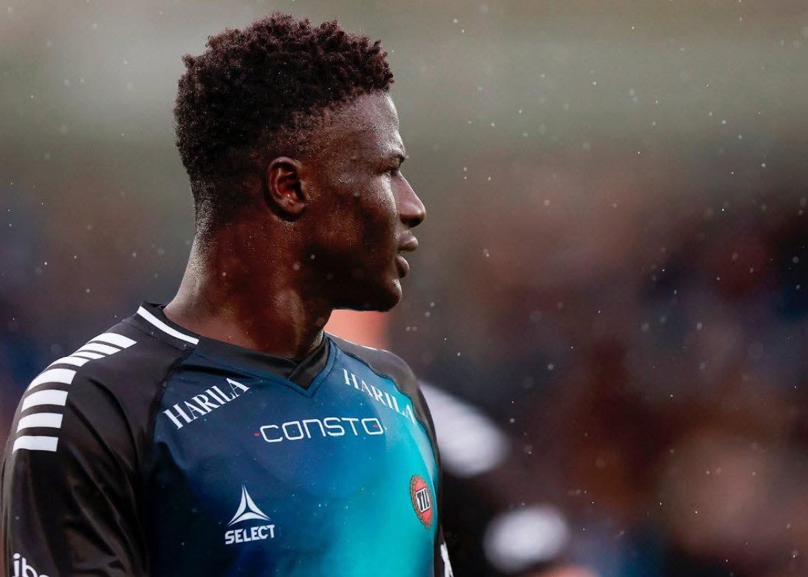 mufcMPB's tweet photo. 🚨 NEW: 

Manchester United and Chelsea are weighing up a summer approach for Tromsø centre-back Abubacarr Sedi Kinteh (19). Tromsø are looking for around £4m. #MUFC [@SimonJones_DM] https://t.co/1awRBBx8U5