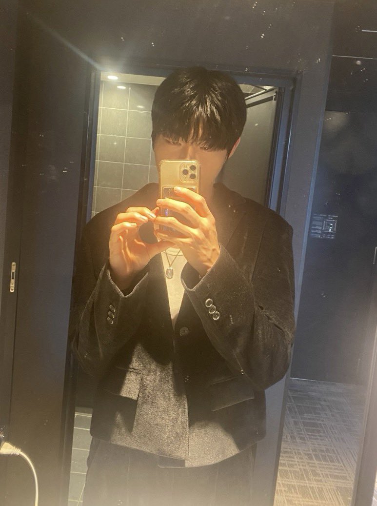 유즈 tweet media