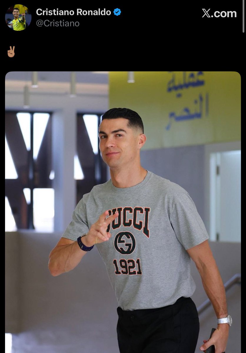 🚨🚨🚨🚨🚨🚨🚨

الأسطورة كريستيانو رونالدو يشير بعلامة "الانتصار" ✌️

😨💛